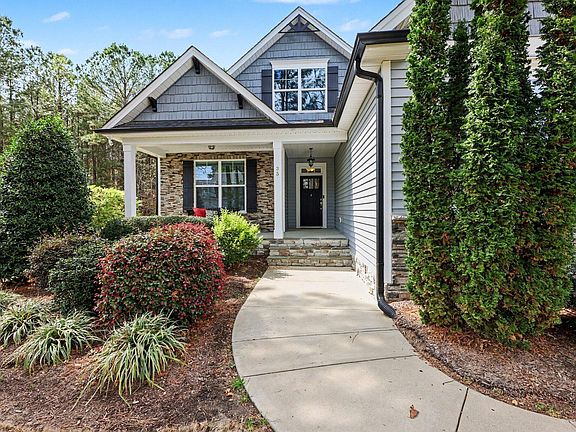 3rd image of 35 Carriden Dr