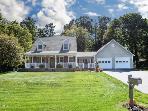 12 Iris Avenue, South Glens Falls, NY 12803