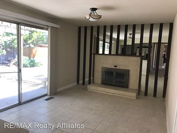 4th image of 870 Briargreen Ct