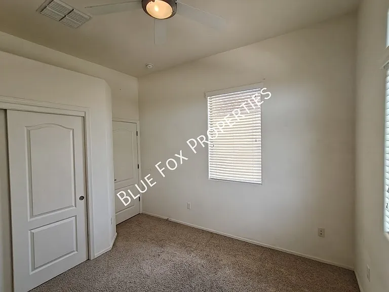 324 N Oak Tree Canyon Loop — Photo 22