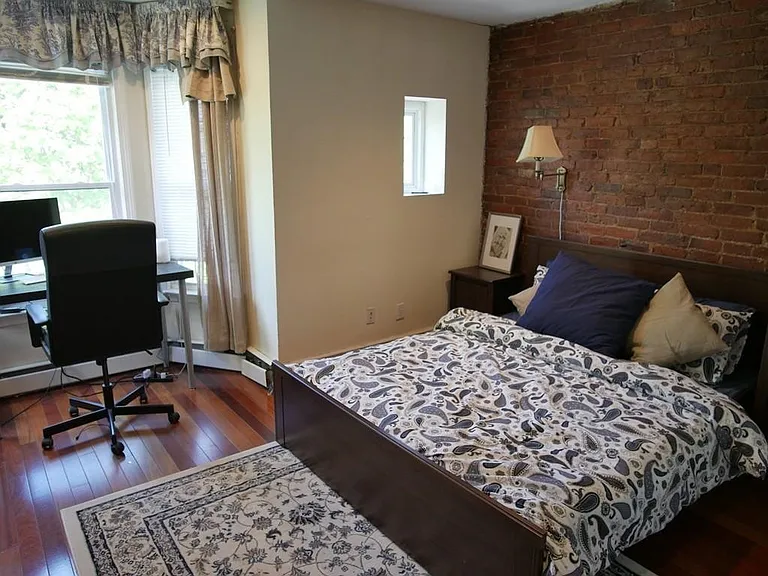 32 Warwick St — Photo 7