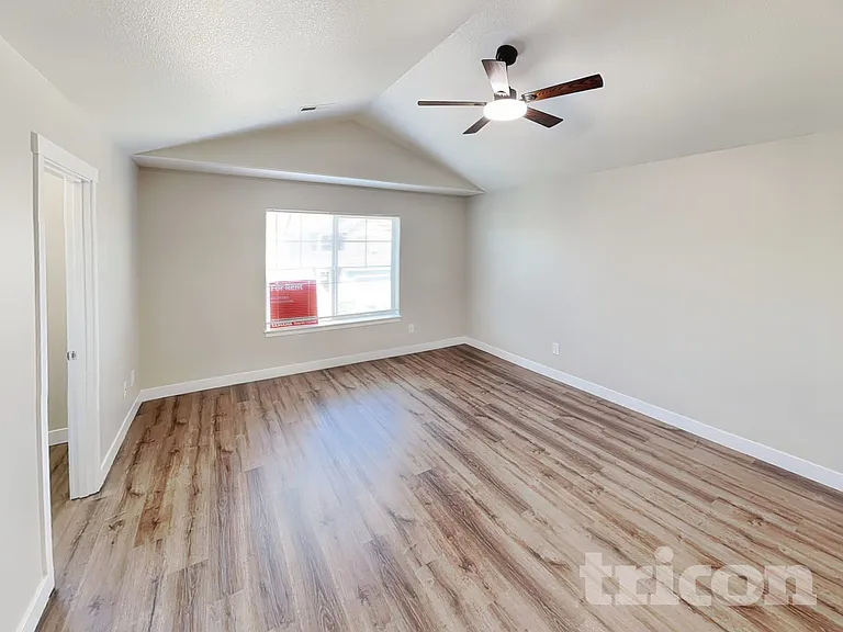 7615 NE 60th Way — Photo 6