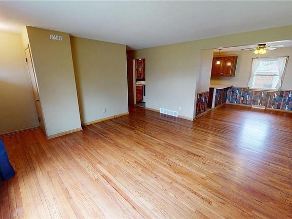 4th image of 10750 Schwab Dr