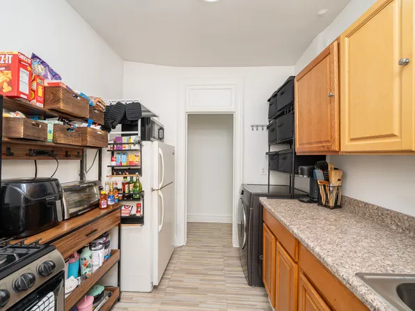 1989 Amsterdam Avenue image 5 of 13