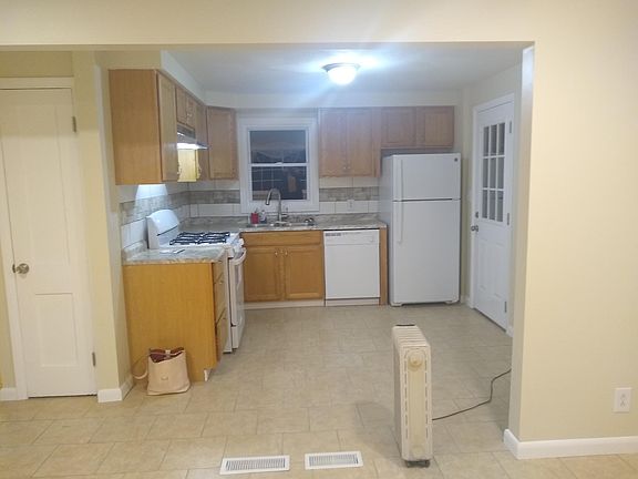 4th image of 218 Croly St