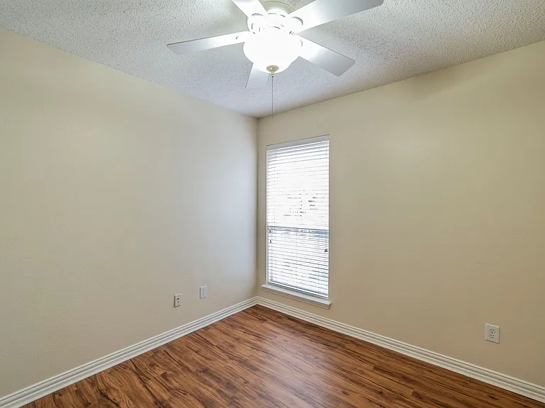 4709 Belladonna Dr — Photo 18