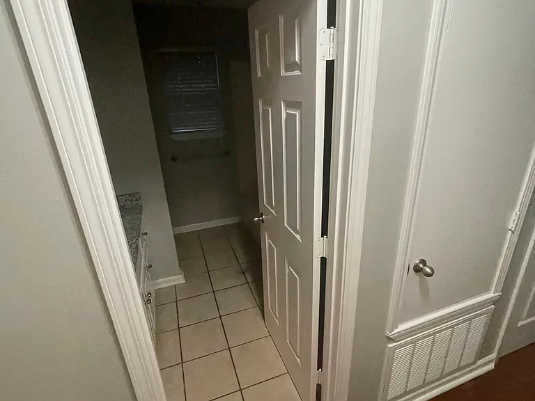 1717 Point West Dr — Photo 55