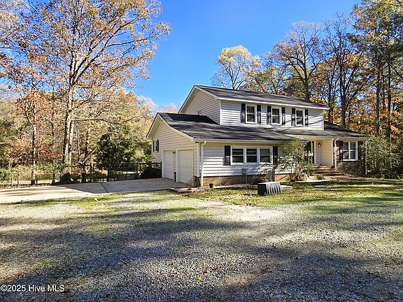 4th image of 524 Parkwood Lane