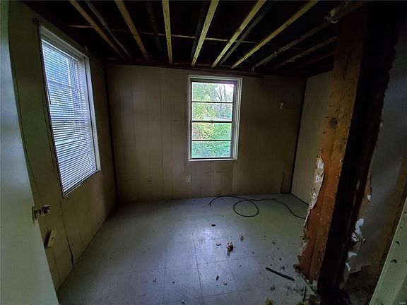5th image of 7034 Idlewild Ave