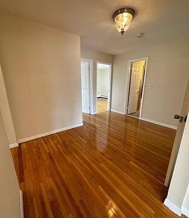 5th image of 21 Hyatt Ave