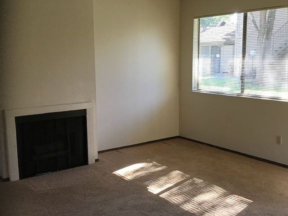 2nd image of 1951 Scarborough Dr APT 13