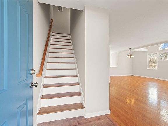 4th image of 501 Auburn St APT 508