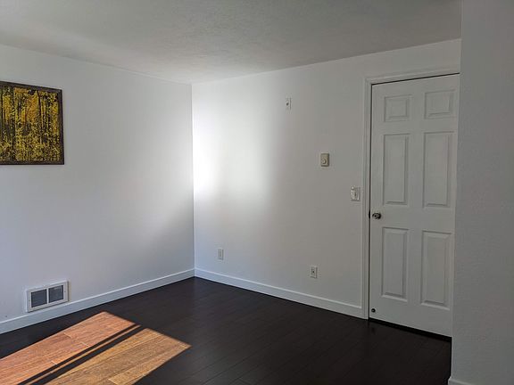 5th image of 7426 W Lake Sammamish Pkwy NE #302
