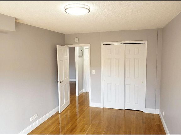 4th image of 1240 Morrison Ave #3D