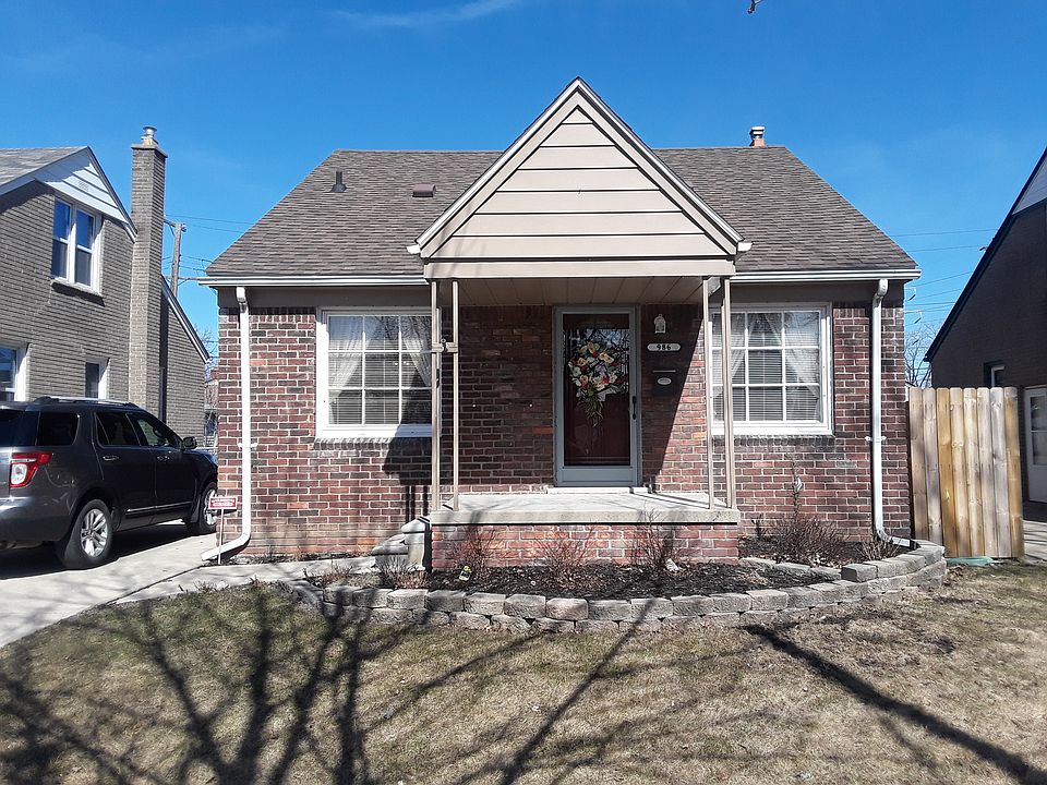 1st image of 986 Goddard St