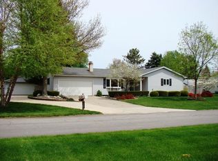 19725 Rolling Acres Dr, South Bend, IN 46614