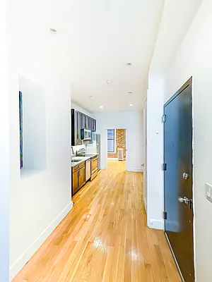 Rented by Voro, LLC | media 11