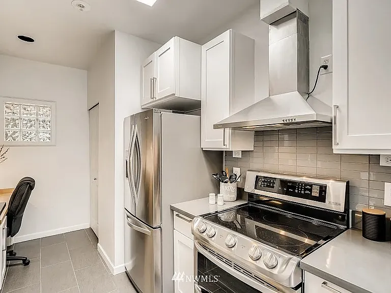 1504 Aurora Ave N #503 — Photo 7