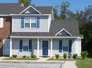 300 Pinegrove Ct, Jacksonville, NC 28546