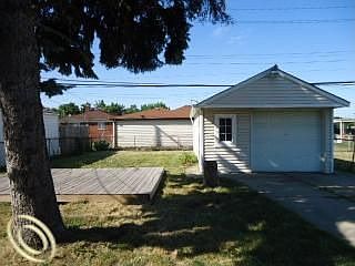 3rd image of 1483 McLain Ave