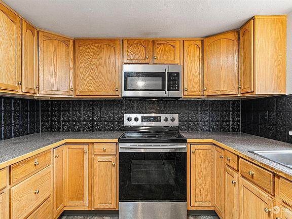 4th image of 15220 17th Avenue Ct E