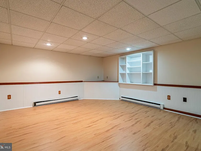 506 Saint Albans Ct — Photo 28