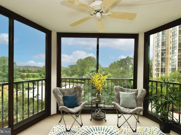 5901 Mount Eagle Dr APT 615, Alexandria, VA 22303