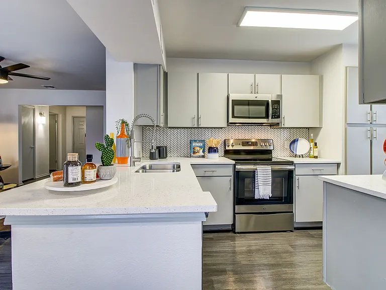 Noah Apartments — Photo 12