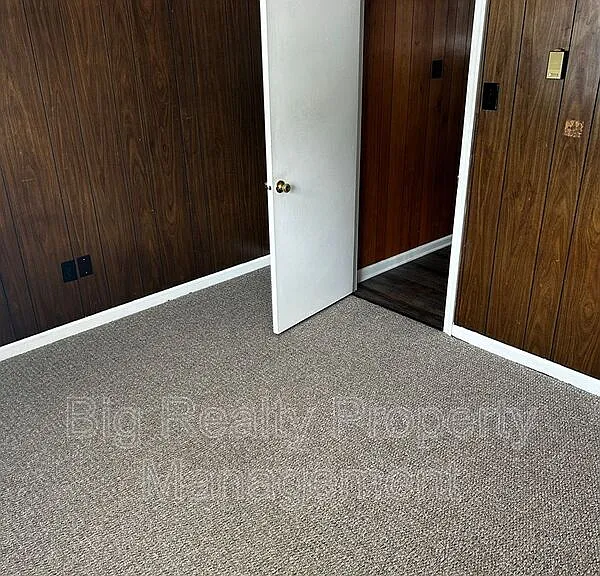 88 N Main St — Photo 13