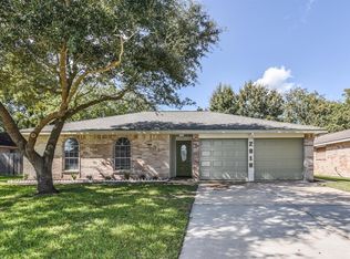 2818 Heritage Colony Dr, Webster, TX 77598