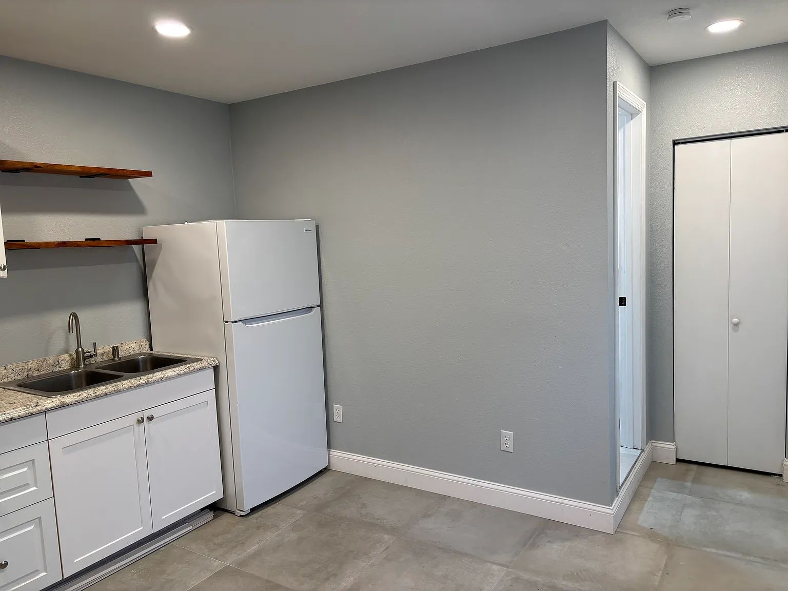 1 bed, 400 sqft, $1,200 — Photo 2