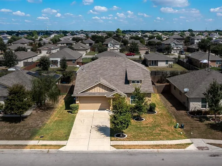710 Mitchell Dr — Photo 3