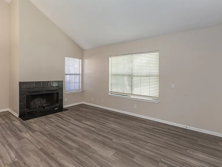 Winridge Apartments and Townhomes — Photo 13