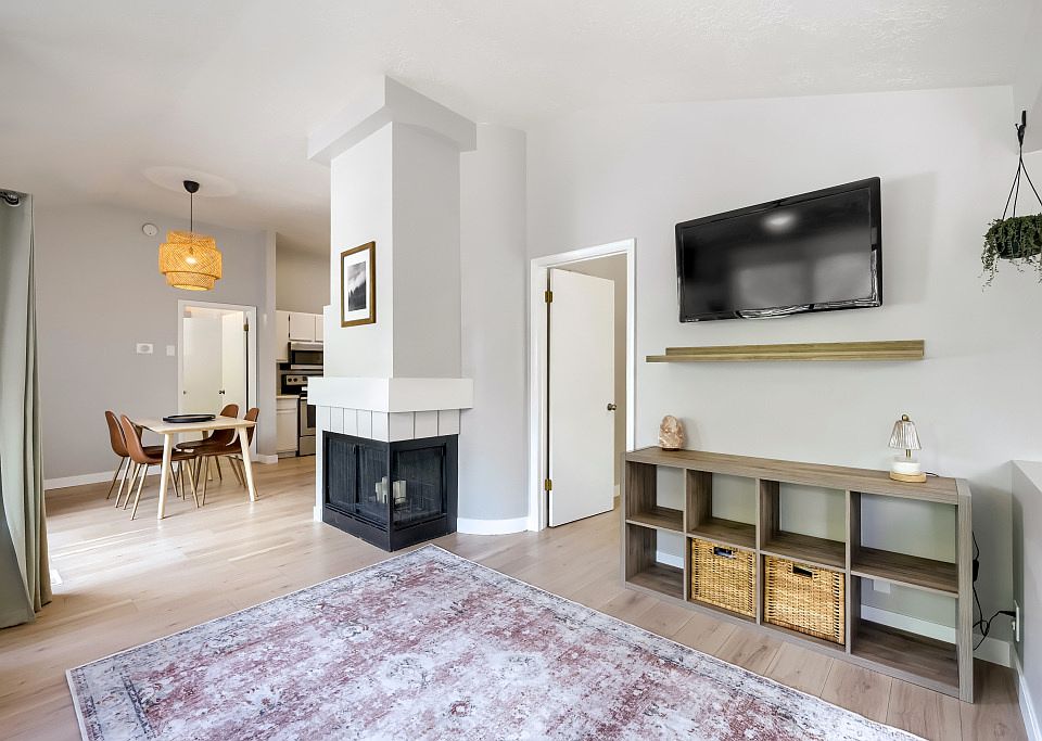 1st image of 4691 S Montego Pl