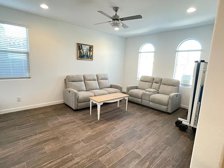 1547 W Corral Rd — Photo 23