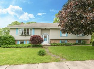 50 Heritage Rd, Akron, PA 17501