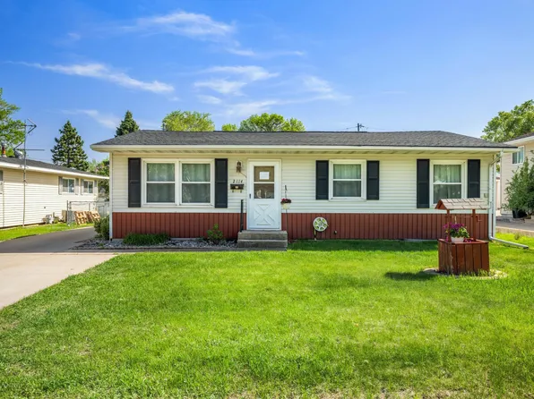 2114 5th Ave S, Fargo, ND 58103