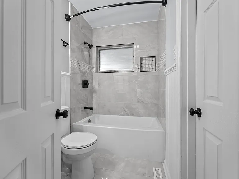 2130 Ashley Loop — Photo 9