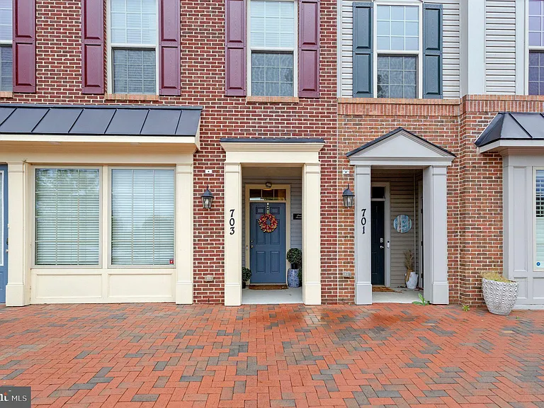 703 Skippers Ln — Photo 50