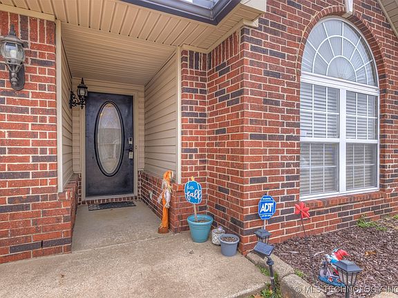 4th image of 8913 S 257th East Pl E