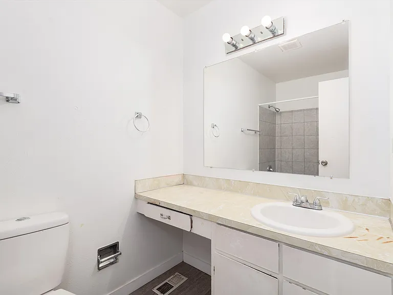 2280 Billings St — Photo 15