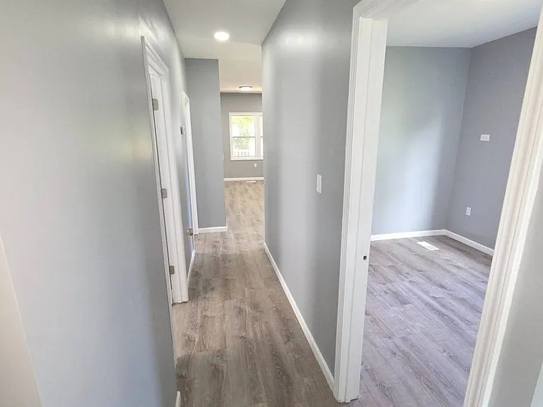 3237 Seymour Ave — Photo 18
