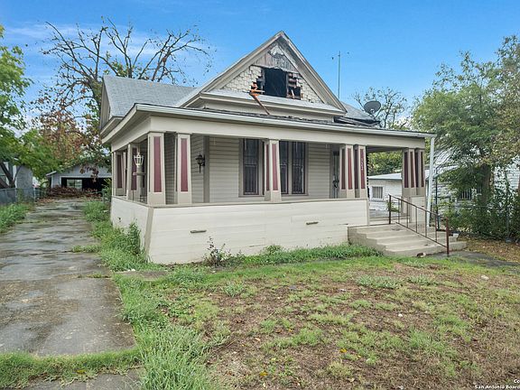 3rd image of 322 LAMAR ST