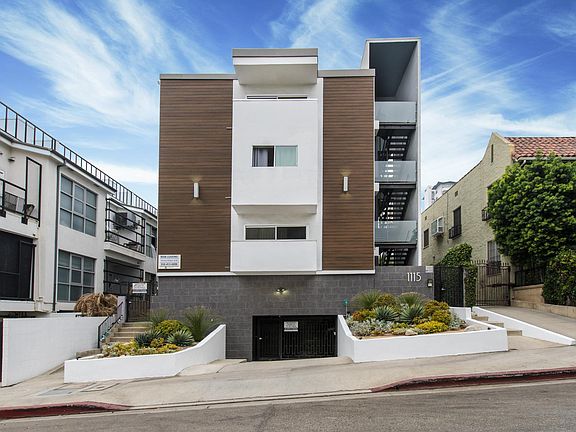 2nd image of 1115 Hacienda Pl APT 306