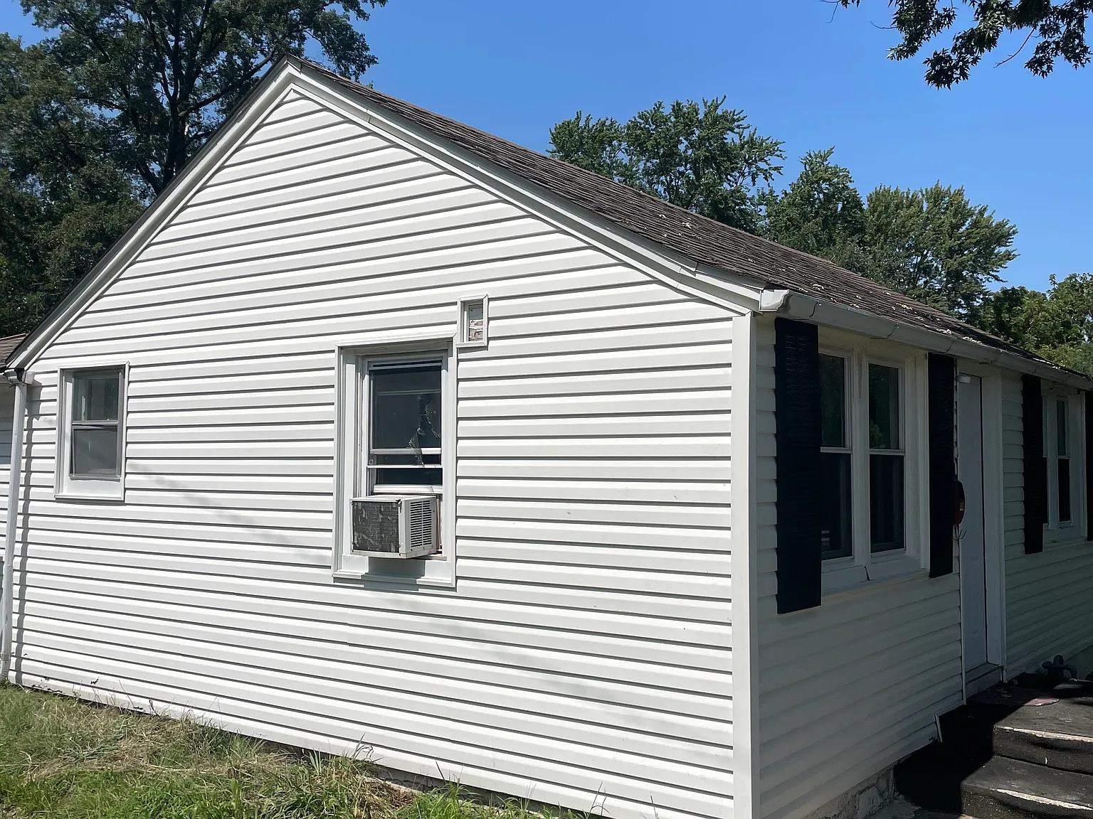 2 bed, 686 sqft, $1,050 — Photo 2