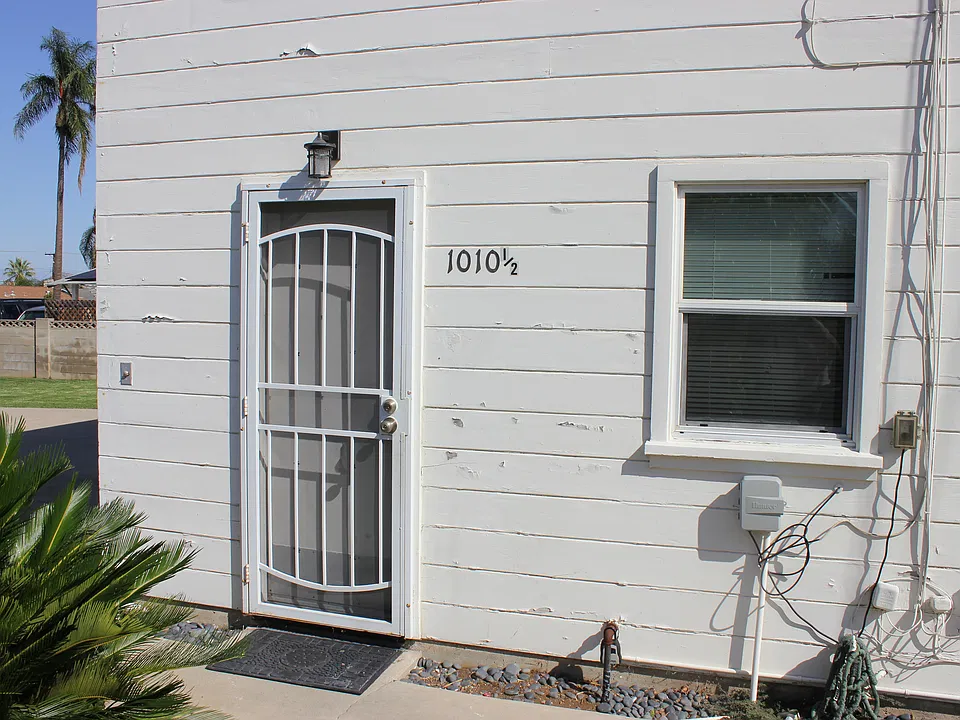 1010 W Olive St #1/2