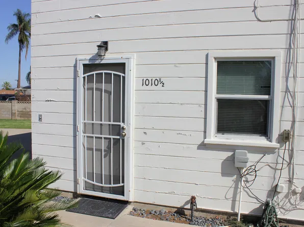 1010 W Olive St #1/2, Corona, CA 92882