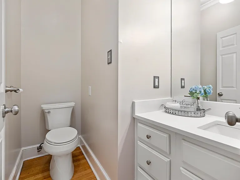 752 Island Dr — Photo 17