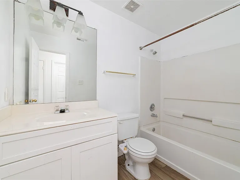 10106 Farrell Dr — Photo 13