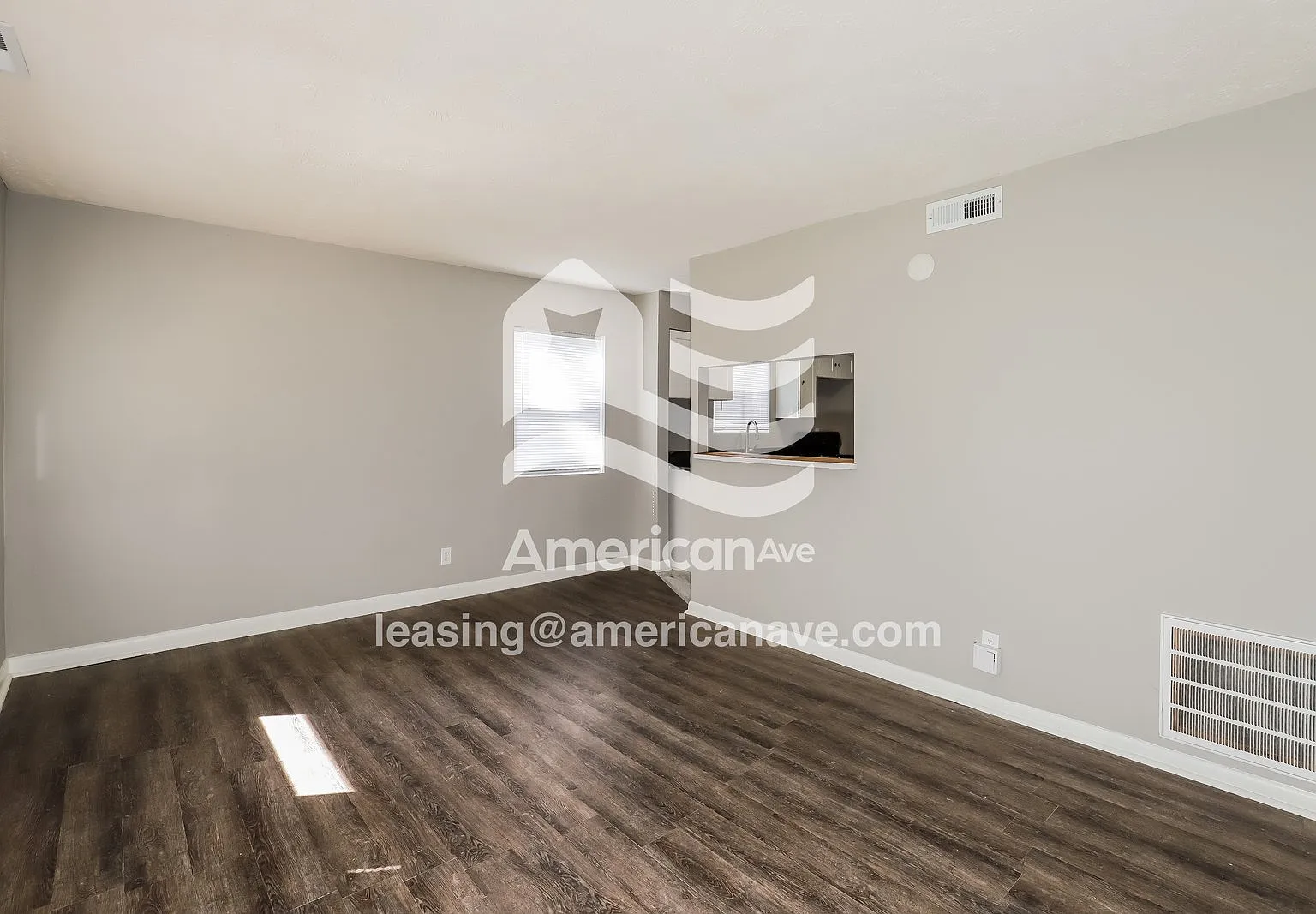 3 bed, 1.0 bath, 951 sqft, $1,587 — Photo 3
